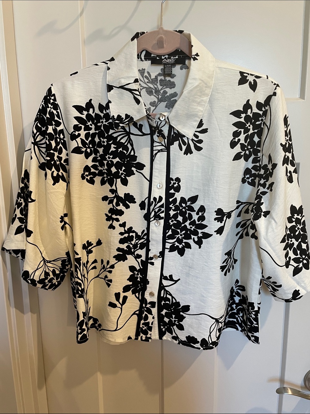 Black & White Floral Button-Front Shirt